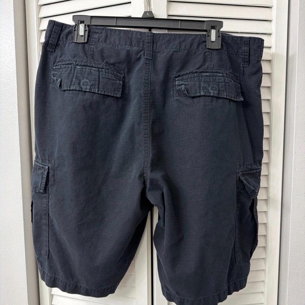 Old Navy Cargo Shorts (size 34) - Picture 2 of 2